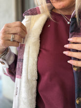 Carica l&#39;immagine nel visualizzatore di Gallery, Camicia
